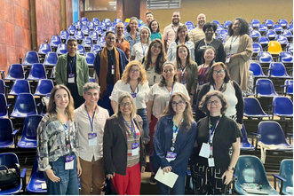 Participantes y ponentes reunidos.