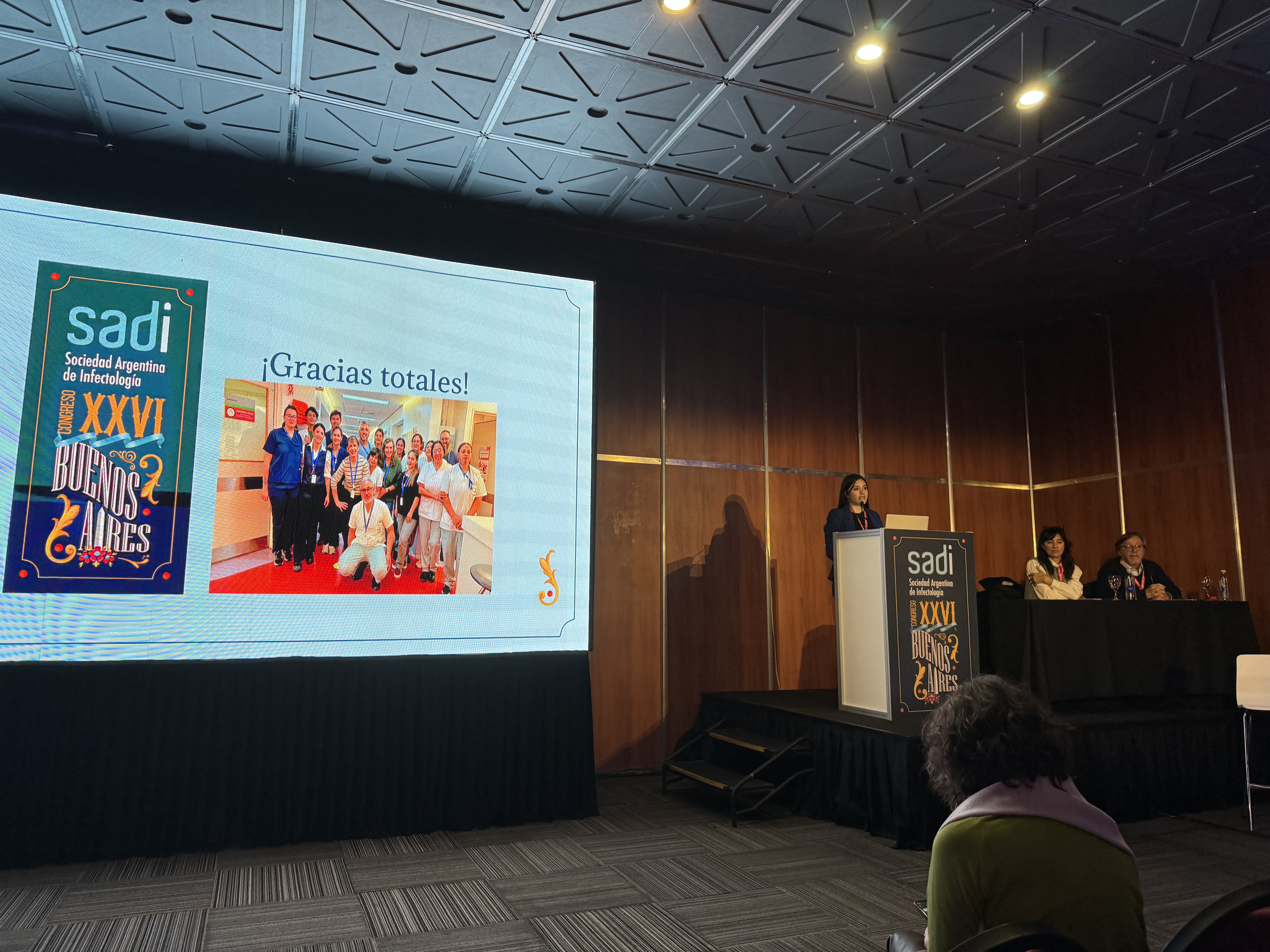 Lina L&oacute;pez presentando en SADI 2
