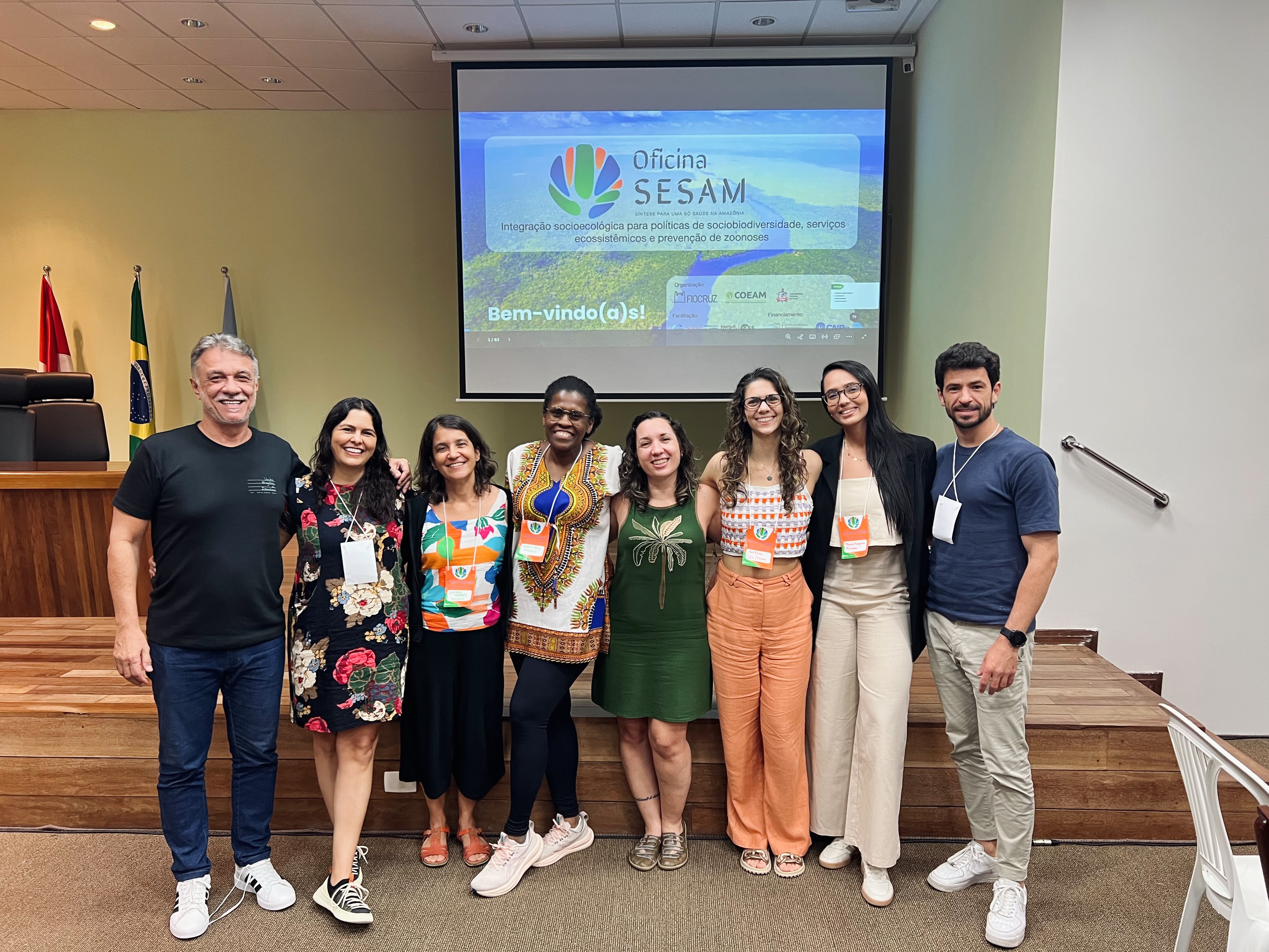 Foto de grupo na Oficina SESAM.